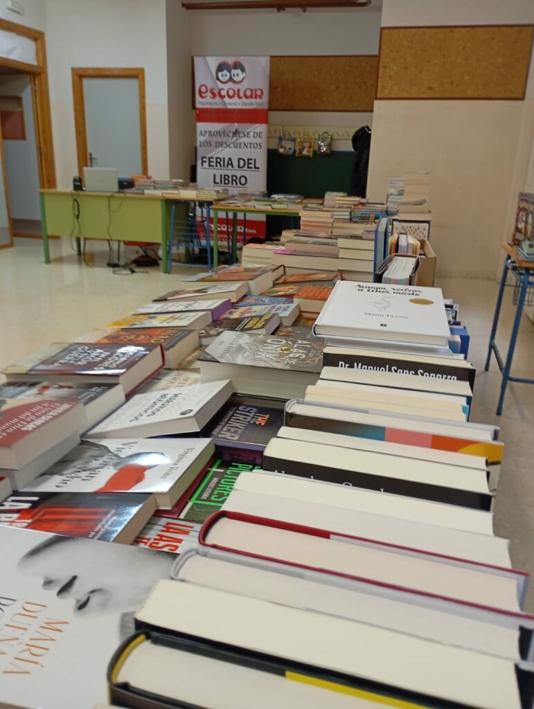 Feria del Libro en el CEIP Navas de Tolosa de Jaén.