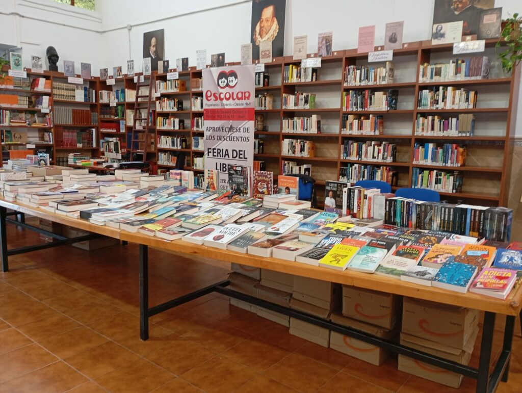 Feria del Libro en el IES El Valle.